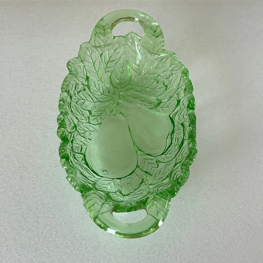 Indiana Glass Uranium Avocado Dish